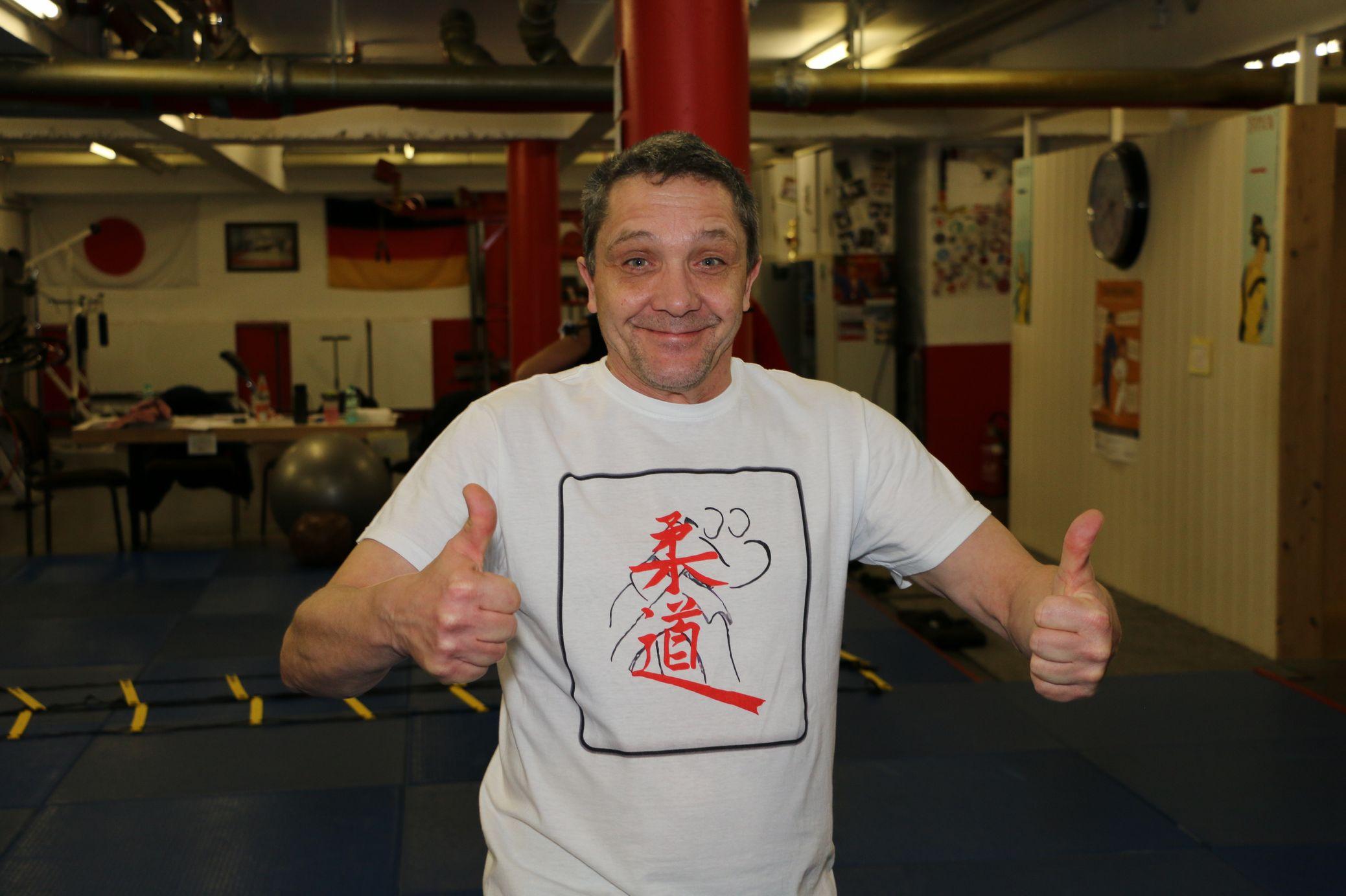 Unser Trainer ist wie immer Feuer und Flamme.